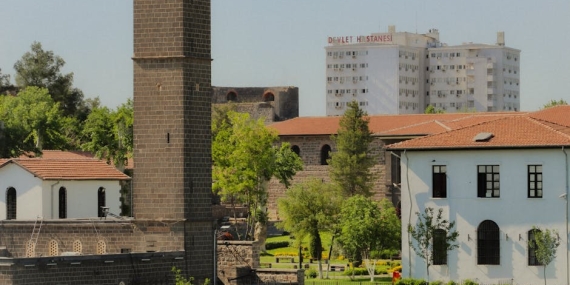 Diyarbakır’da Kan Donduran Cinayet: Eşini Öldürdü, Dayısını Yaraladı