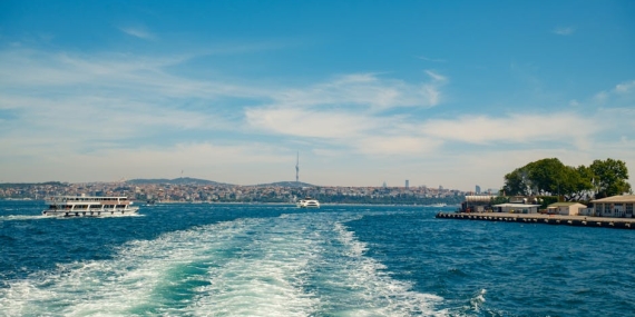 İran, Hürmüz Boğazı’nda Gemiler İçin Alternatif Rota Açıkladı