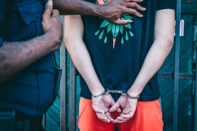 Izmir8217de-Polise-Direnen-4-Zanli-Tutuklandi-featured