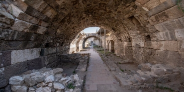 Izmir8217in-8500-Yillik-Ticaret-Seruveni-Agorada-Gozler-Onunde-featured