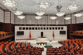 TBMM8217de-Sosyal-Medya-ve-Dogum-Izni-Duzenlemeleri-Gundemde-featured